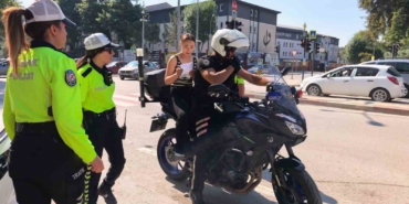 sinava-1-dakika-kala-polis-yetistirdi-ASBw1veJ.jpg