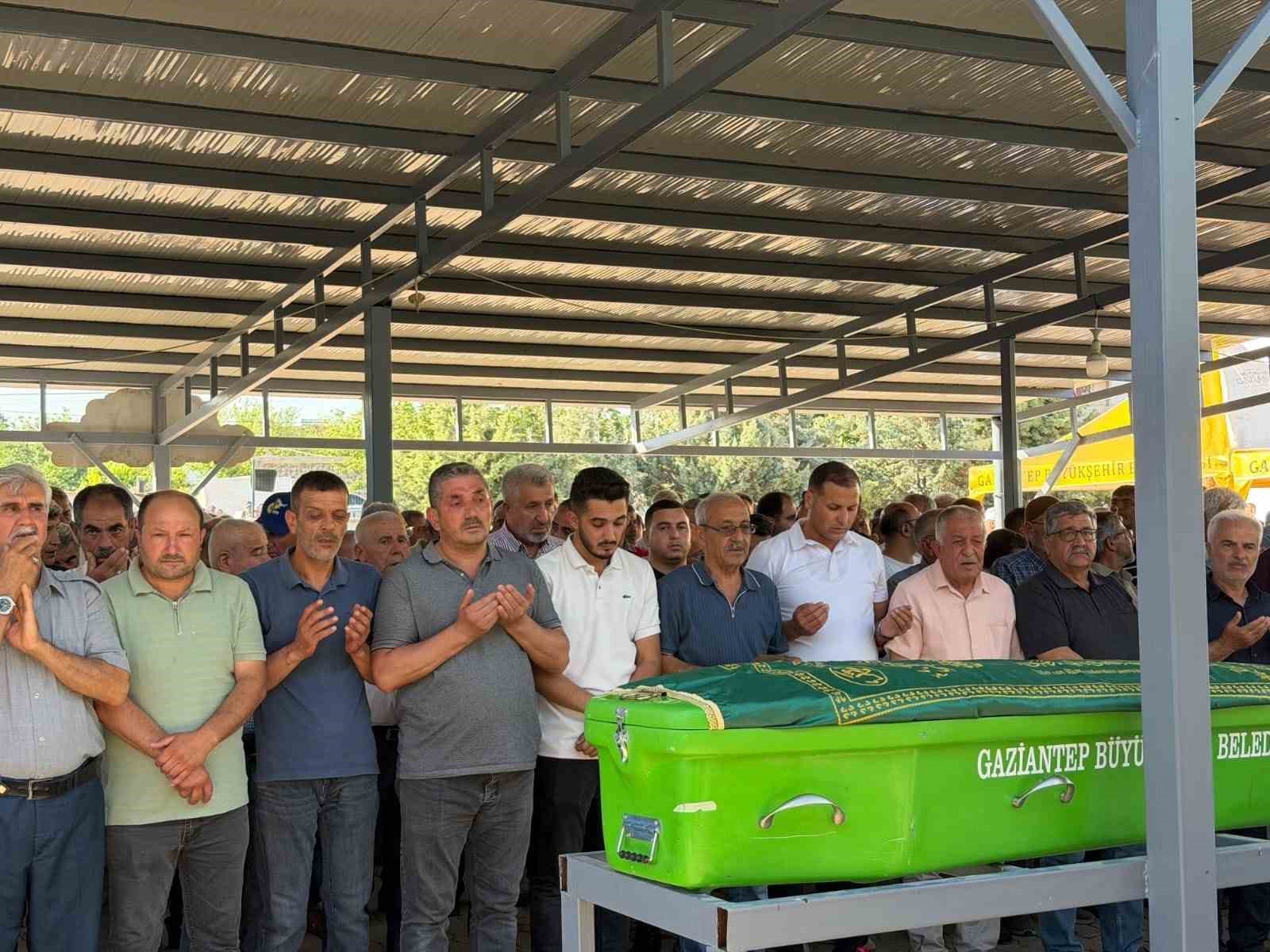 Sınava giderken kazada ölen genç toprağa verildi 5 sinava giderken kazada olen genc topraga verildi 1 d4Dq9AS6