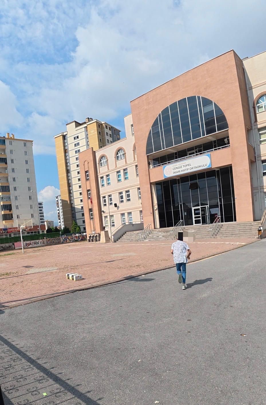 sinava girecegi okulu karistiran ogrenciyi motosikletli polisler yetistirdi 2 Tv8NLFlX