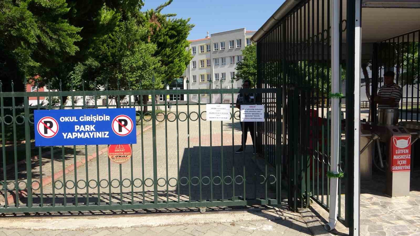 Sınava girmeden dakikalar önce son kez test çözdüler 5 sinava girmeden dakikalar once son kez test cozduler 1 HXv4y9s7