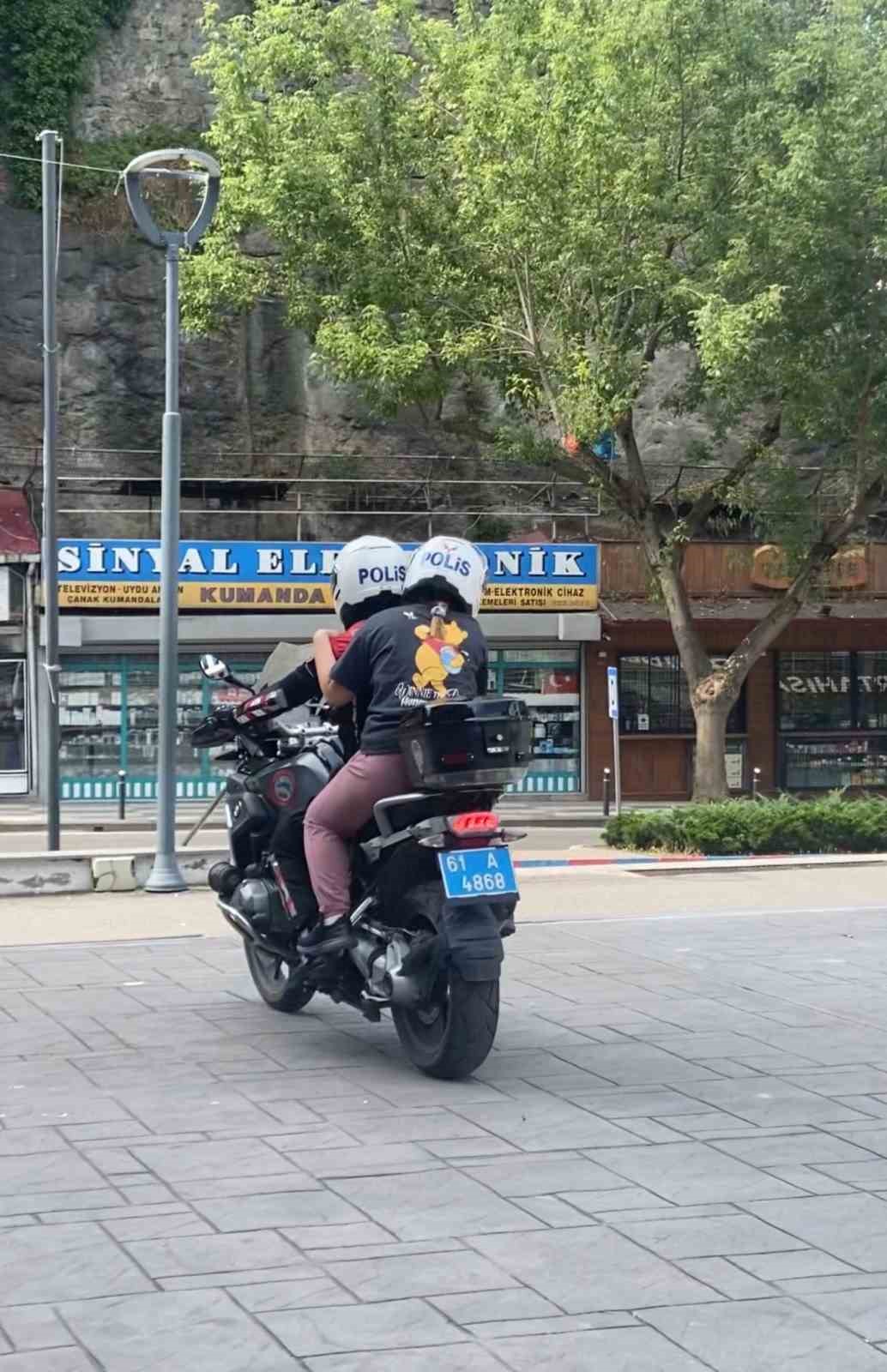 sinava yetisemeyen adayin imdadina polis yetisti 1 dtZpRwak