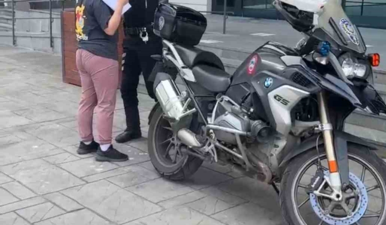 sinava-yetisemeyen-adayin-imdadina-polis-yetisti-D2jk2EtE.jpg