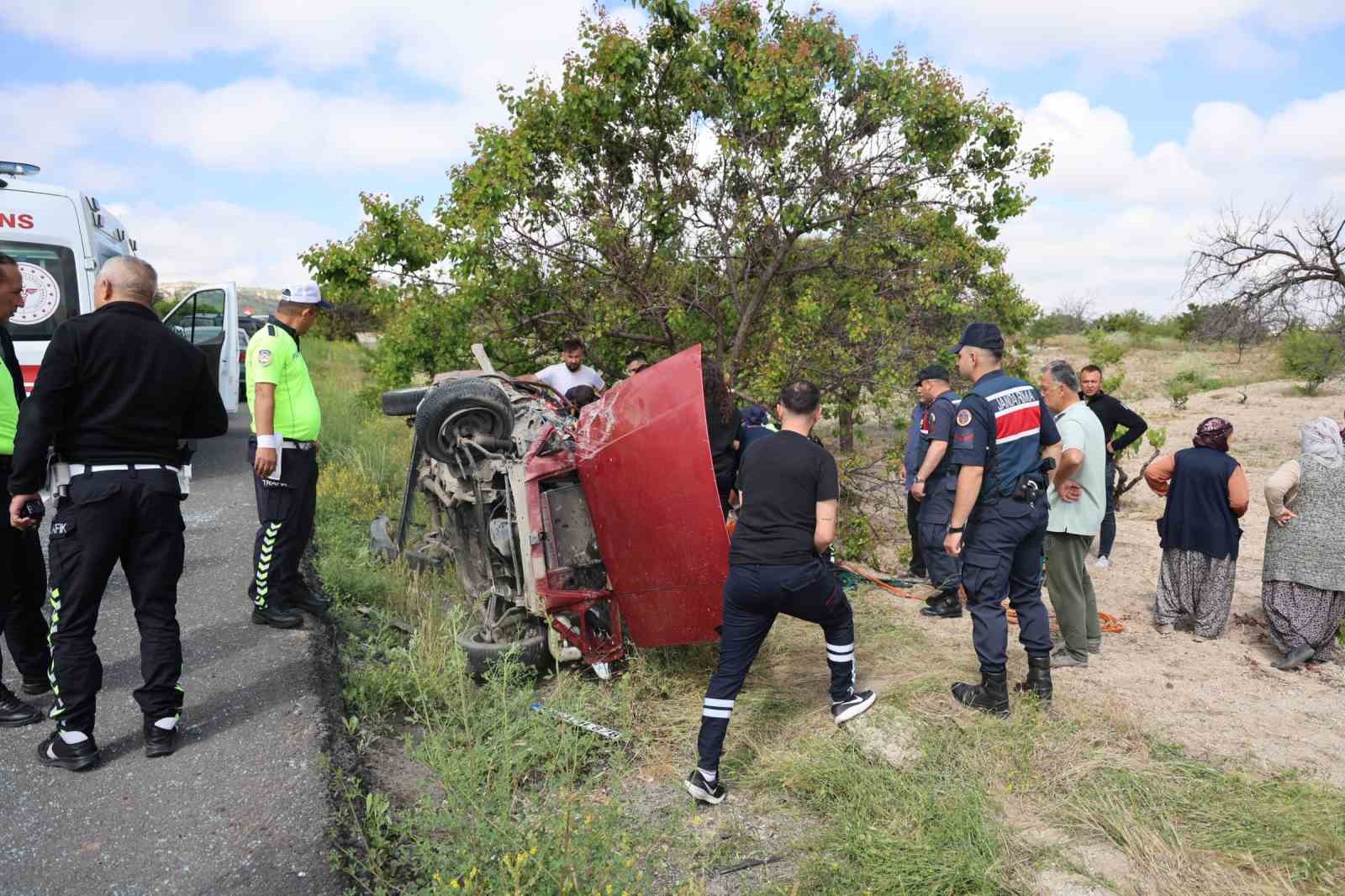 sinava yetismek isterken kaza yaptilar 3 yarali 4 13yByGd8