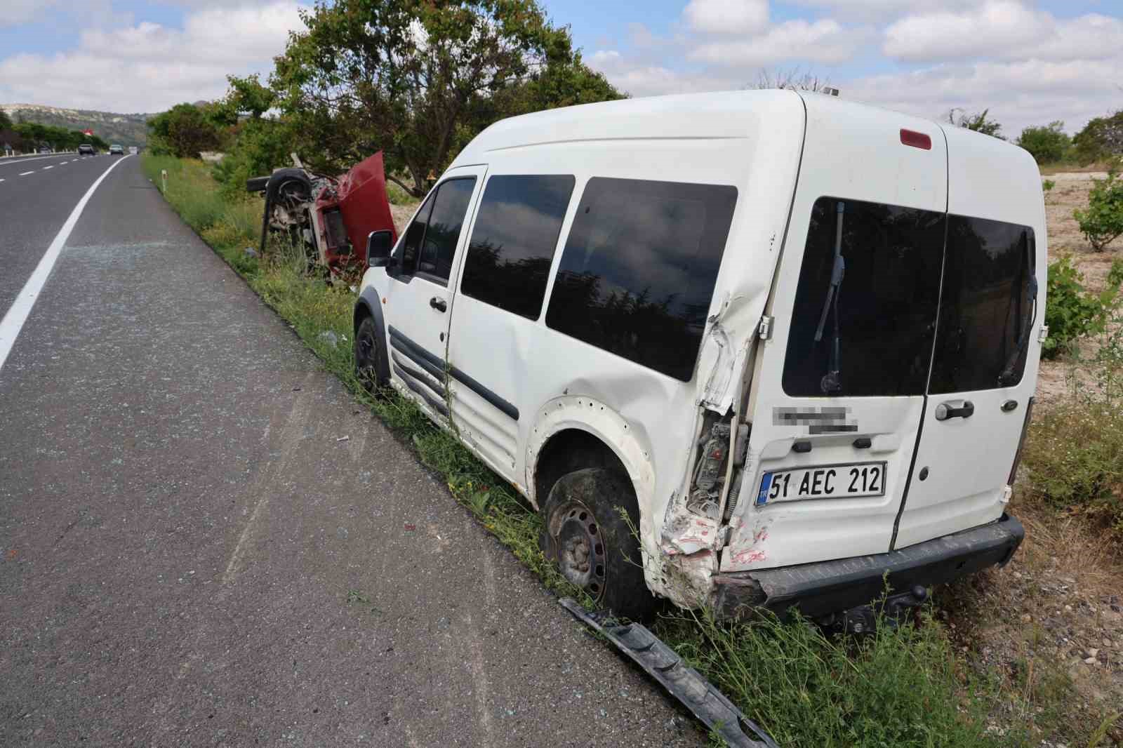 sinava yetismek isterken kaza yaptilar 3 yarali 6 97jlIUUd