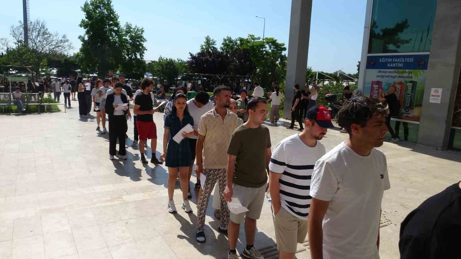 Sınavı saniyelerle kaçırdı, denemedik kapı bırakmadı 9 sinavi saniyelerle kacirdi denemedik kapi birakmadi 5 HhEKVu1U