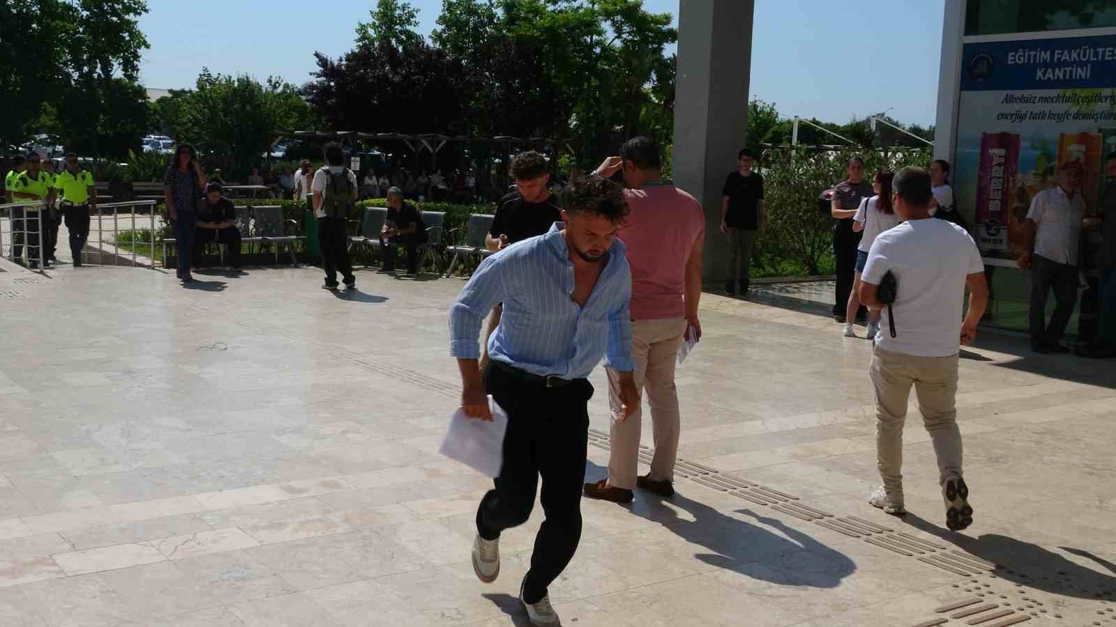 Sınavı saniyelerle kaçırdı, denemedik kapı bırakmadı 11 sinavi saniyelerle kacirdi denemedik kapi birakmadi 7