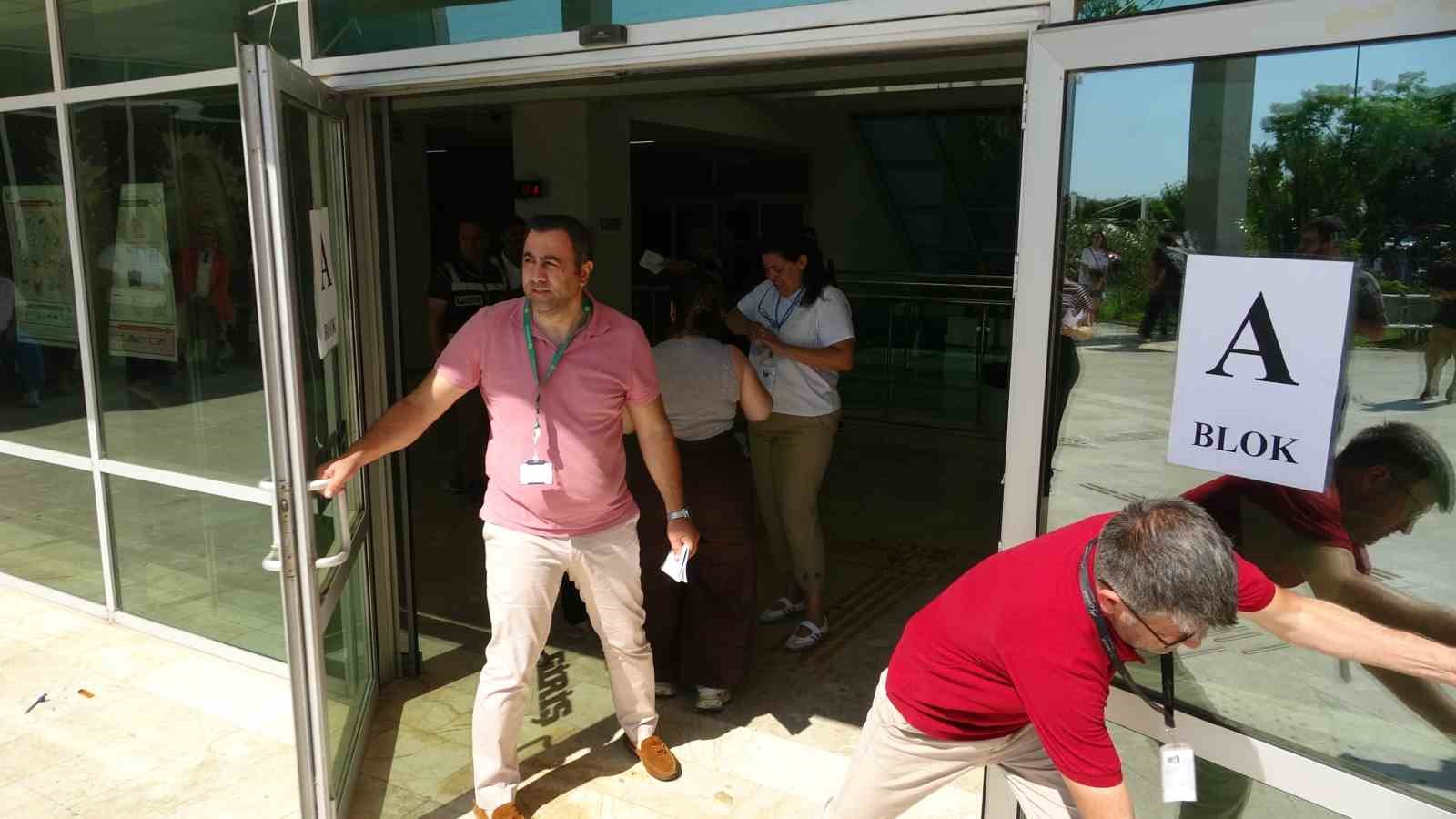 Sınavı saniyelerle kaçırdı, denemedik kapı bırakmadı 13 sinavi saniyelerle kacirdi denemedik kapi birakmadi 9 v8B3FTLt