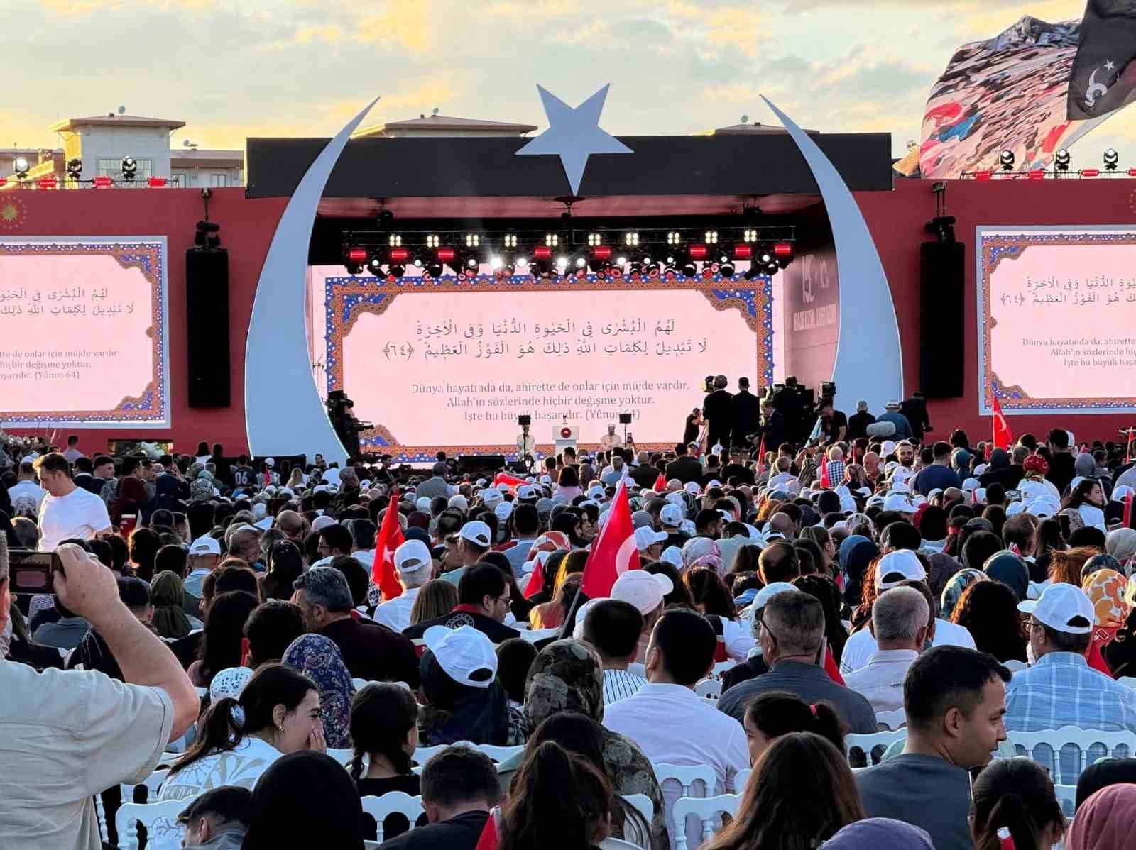 Sincan Belediye Başkanı Ercan, demokrasi nöbetine katıldı 4 sincan belediye baskani ercan demokrasi nobetine katildi 0 HwGFhzBP