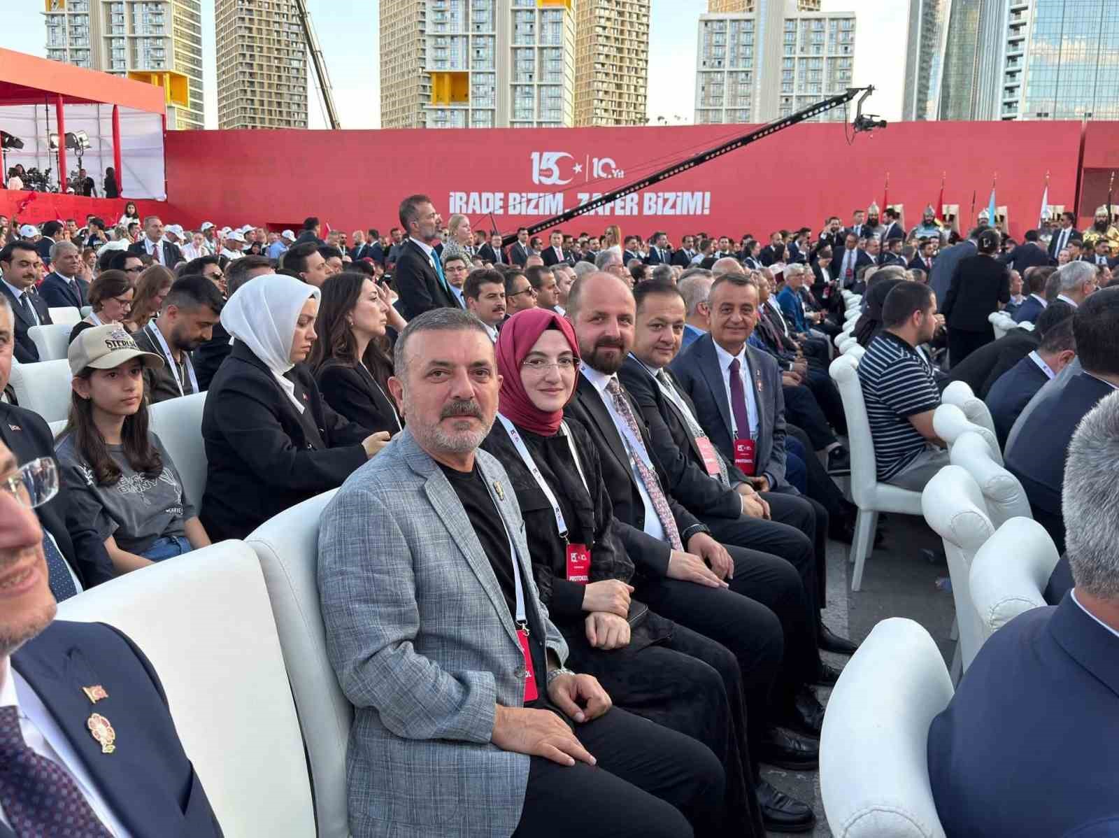 Sincan Belediye Başkanı Ercan, demokrasi nöbetine katıldı 7 sincan belediye baskani ercan demokrasi nobetine katildi 3