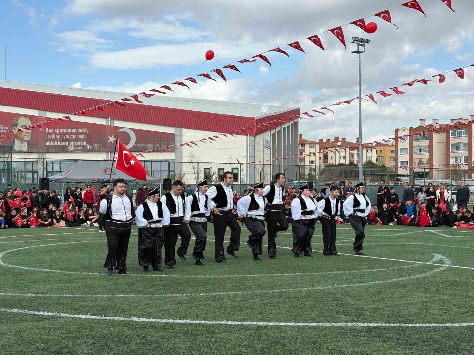 Sincan Belediyesi 29 Ekim Cumhuriyet Bayramı’nı büyük coşkuyla kutladı 8 sincan belediyesi 29 ekim cumhuriyet bayramini buyuk coskuyla kutladi 4 LEiFbLUZ