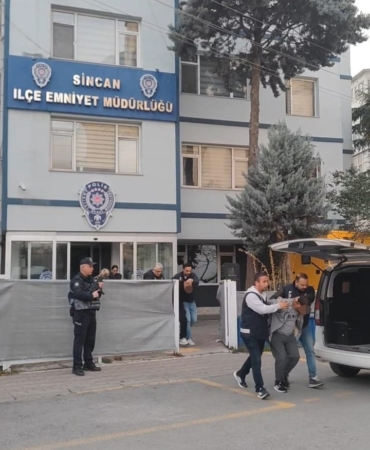 sincan-ilce-emniyet-mudurlugunden-aranan-sahislara-yonelik-operasyon-iq7TXEnB.jpg