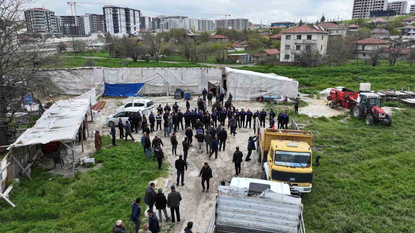 sincanda kurban saticilari ile zabitalar arasinda gerginlik 3 v3Y66hPi