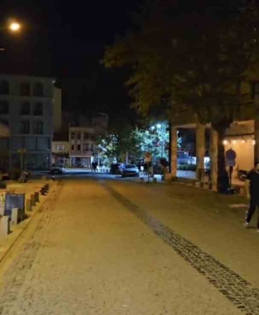 sindirgi-pes-pese-depremlerle-sarsildi-ddkmUgQW.jpg