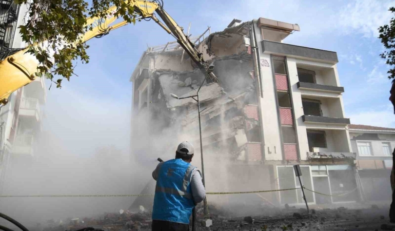 sindirgida-3-ayda-17-bin-deprem-kaydedildi-ZIh7GakO.jpg
