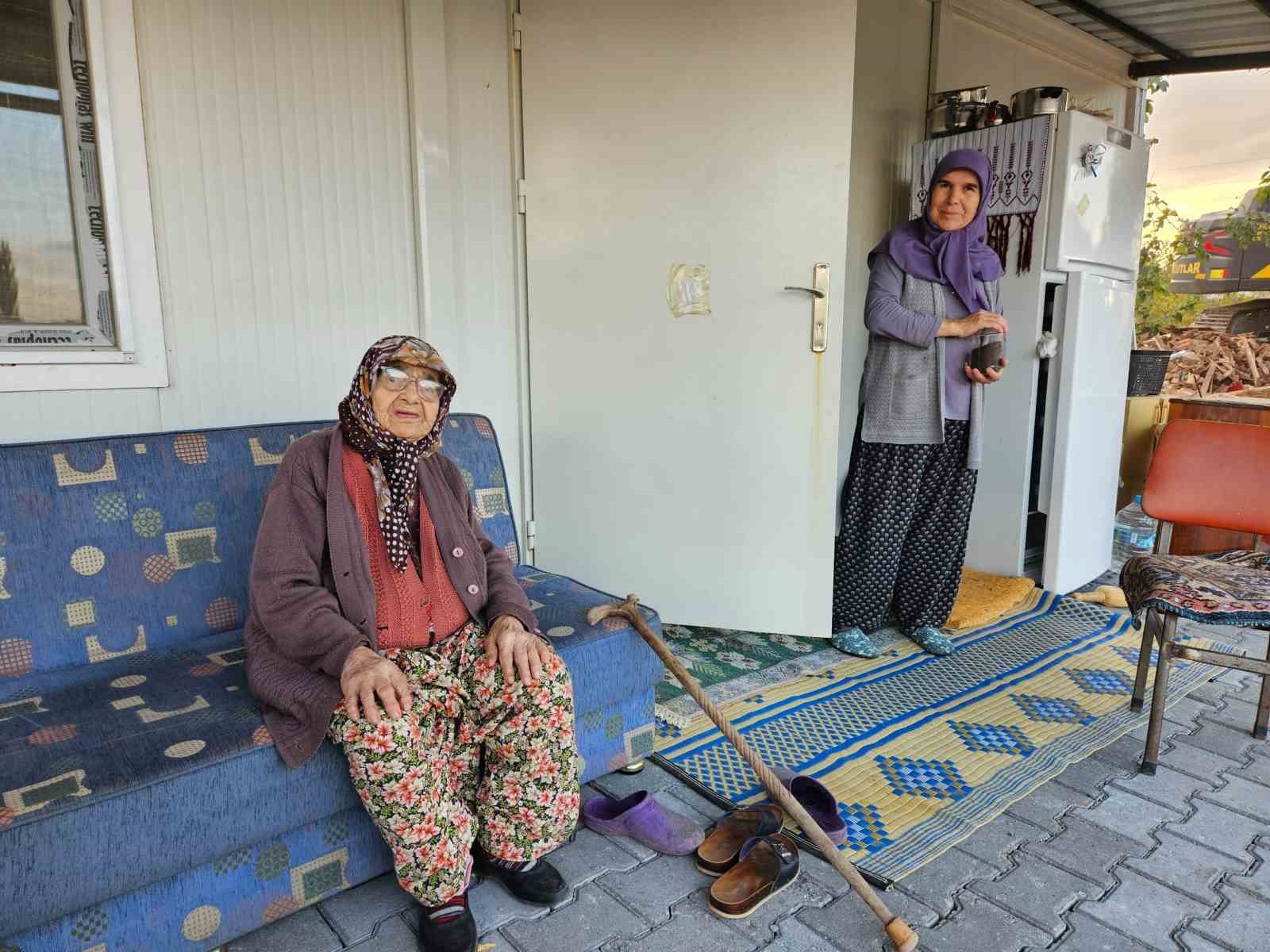 sindirgida deprem sonrasi yaralar sariliyor 1 1IeMzbPm