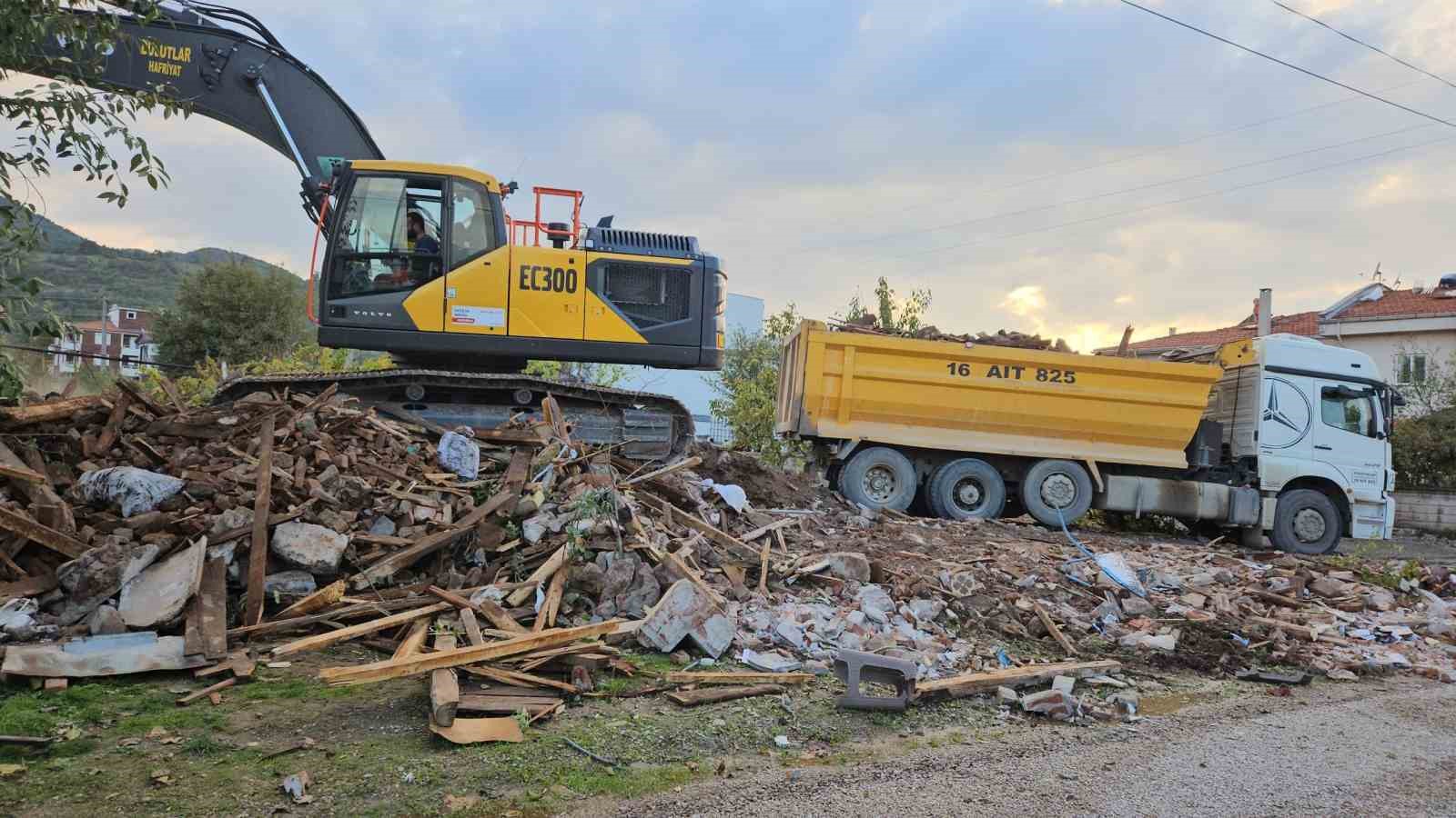 sindirgida deprem sonrasi yaralar sariliyor 4 nRzDMj9Q