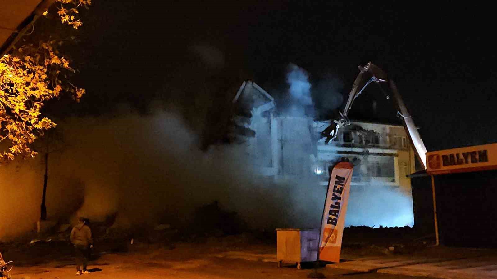 sindirgida deprem sonrasi yikimlar yeniden basladi 6
