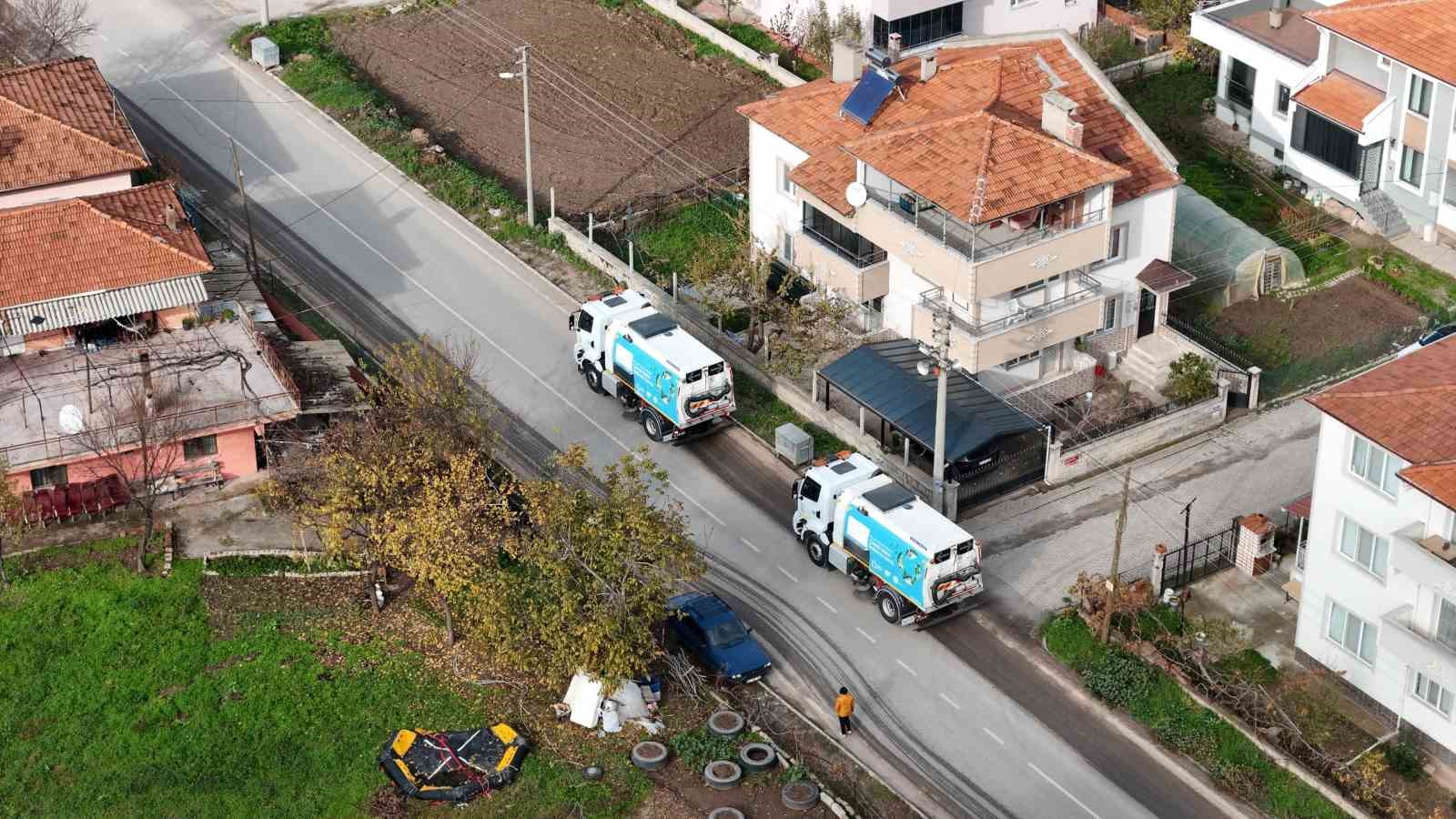 sindirgida hasarli binalarin yikimi sonrasi temizlik calismalari suruyor 4 JsIuXMKm
