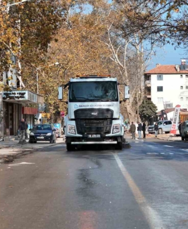 sindirgida-hasarli-binalarin-yikimi-sonrasi-temizlik-calismalari-suruyor-6CDsp2C5.jpg