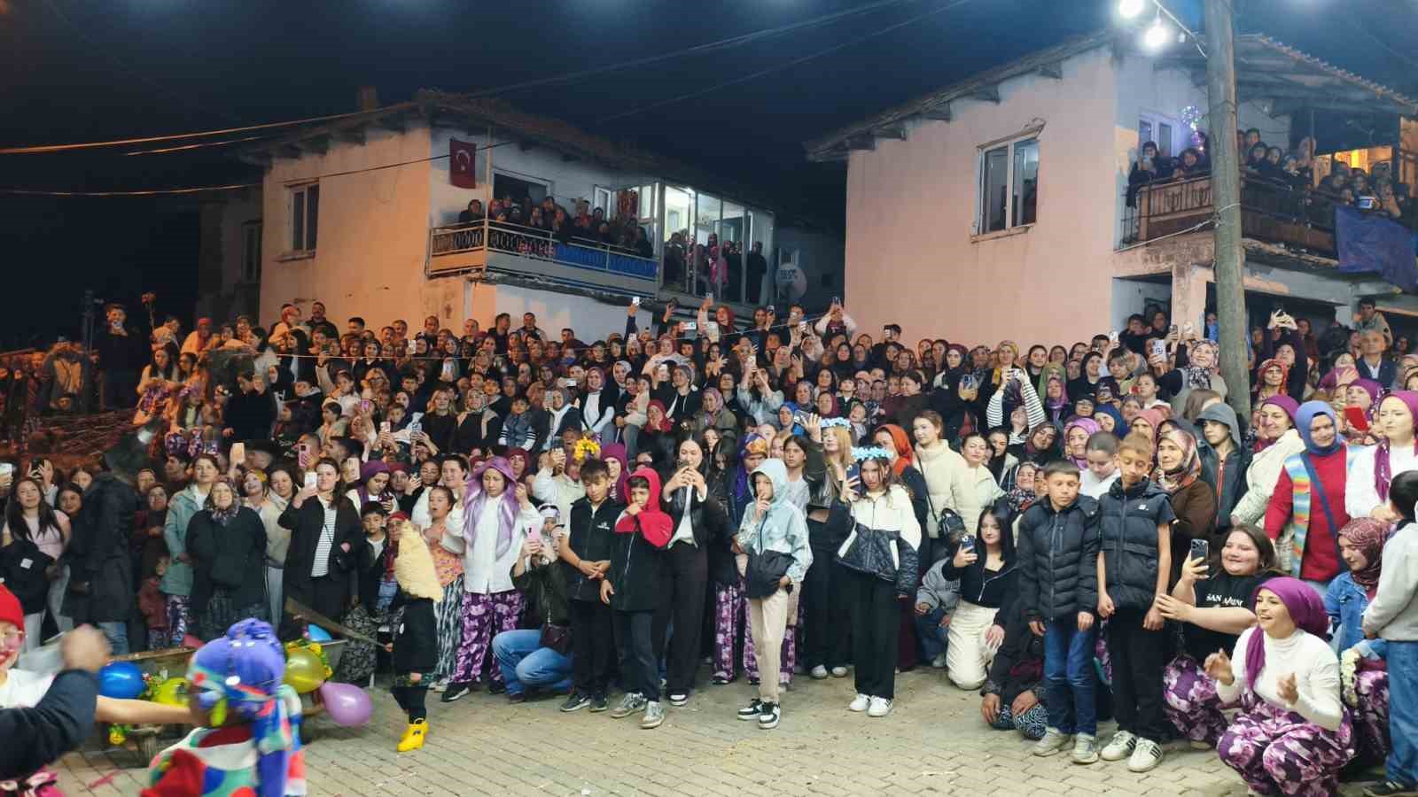 Sındırgı’da Hıdırellez coşkusu 8 sindirgida hidirellez coskusu 4 4UPFHncj