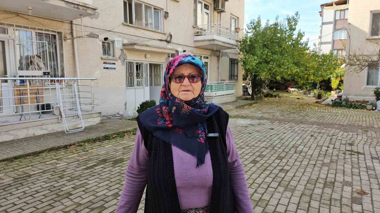 sindirgida vatandaslar depremi anlatti 1 I5waue3L