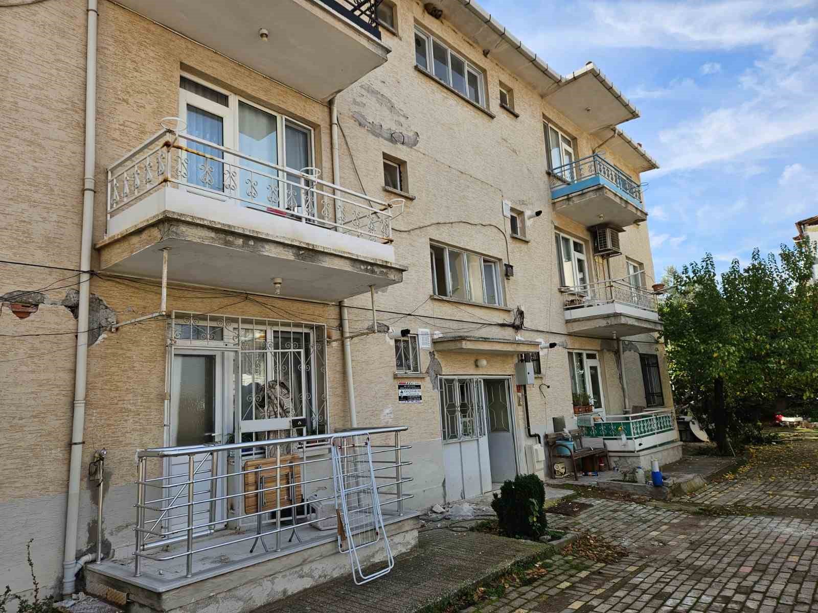 sindirgida vatandaslar depremi anlatti 6 WRSuudbF