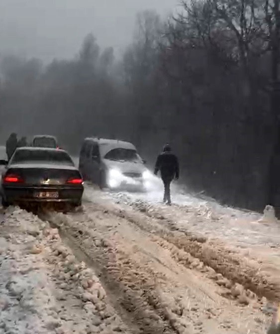 sindirgida zirveye cikip kar altinda mangal yaktilar 1 eXqvV3gu