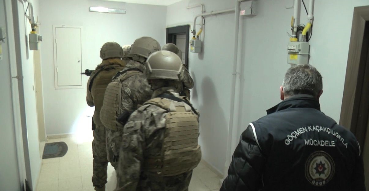 sinir illerinden kocaeliye uzanan gocmen kacakciligi hatti cokertildi 16 gozalti 2 IV2nrJJB