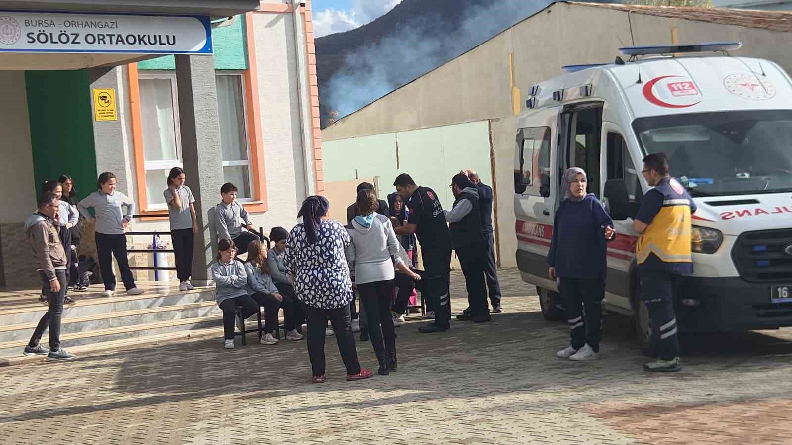 sinitzel ve makarna yiyen ogrenciler hastaneye kaldirildi 20 ogrenci ambulansla sevk edildi 5 YmOD26BN