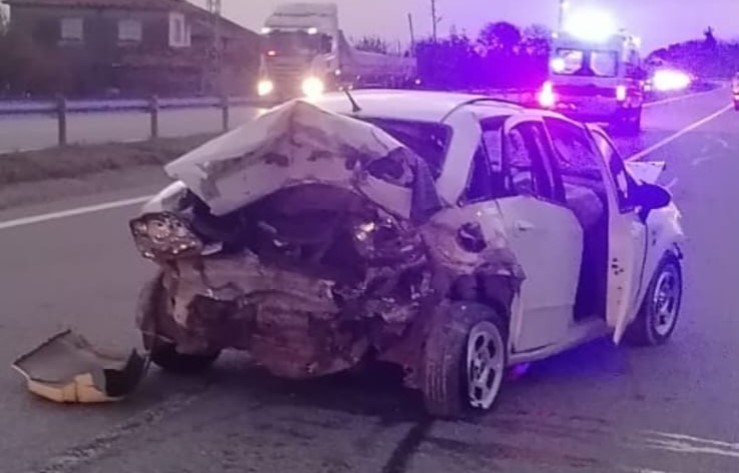 sinop samsun karayolunda 3 aracli kaza 4 yarali 0 r3lFnJ6P