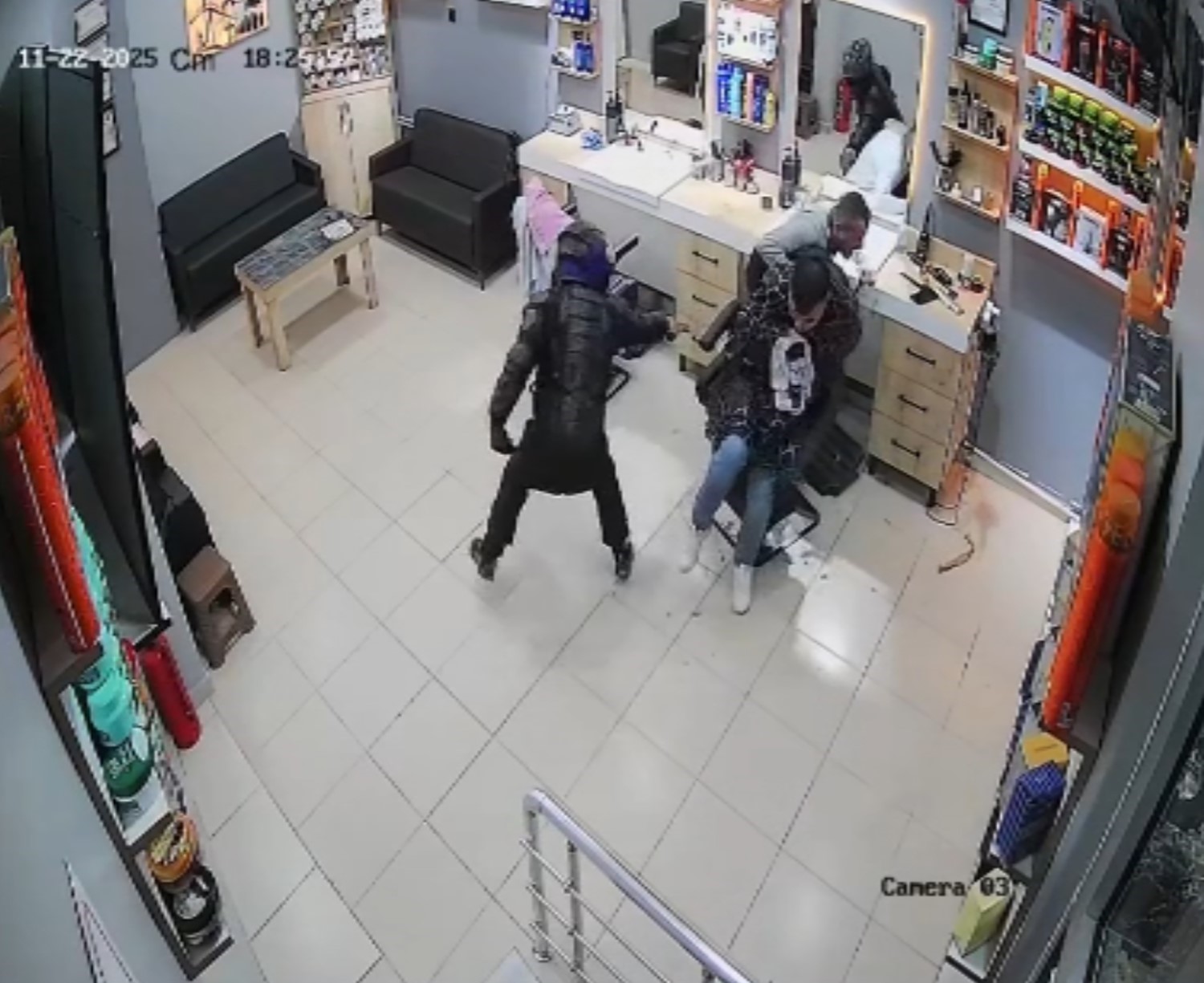 sinopta berber dukkanina silahli saldiri o anlar kamerada 1 TjcF9qQL
