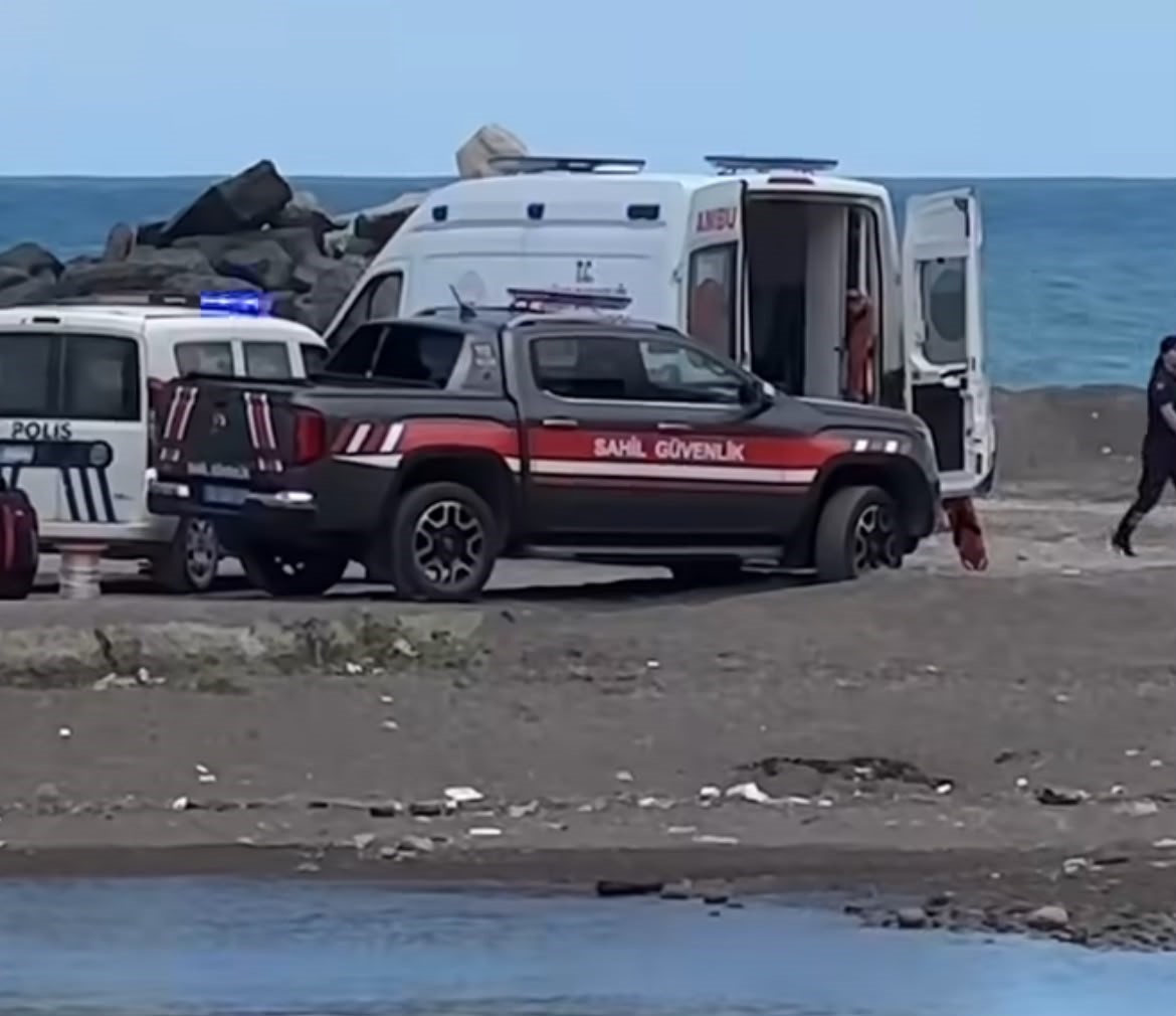 sinopta denizde kaybolan genc kiz hayatini kaybetti 0 RbkMRA27