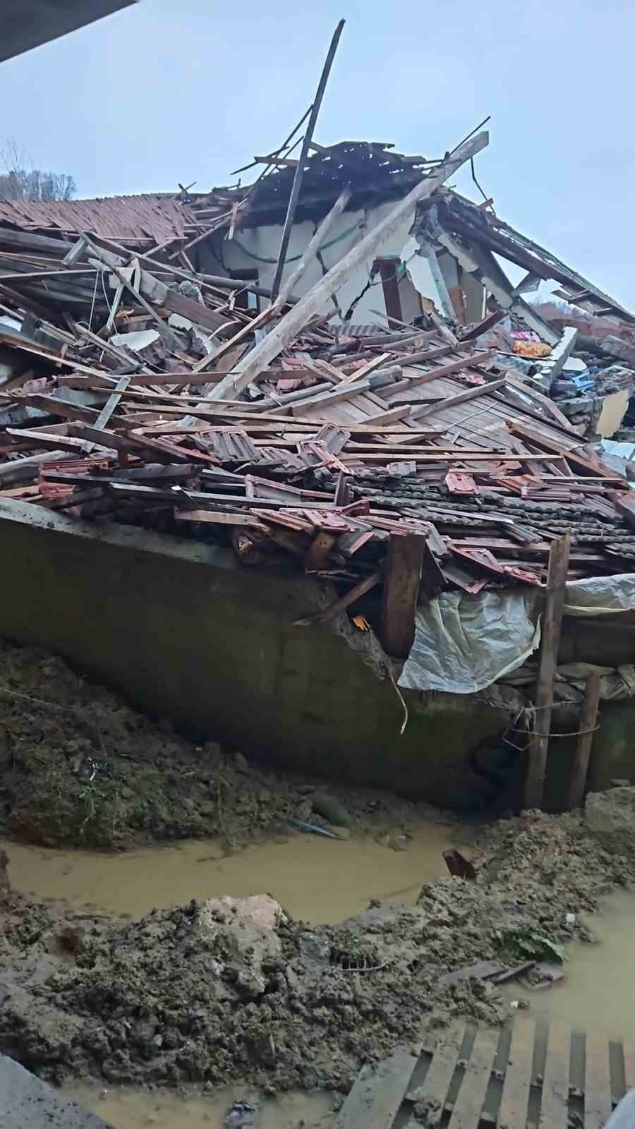 sinopta heyelan magdurlari cozum bekliyor 3 5DMsP6pA