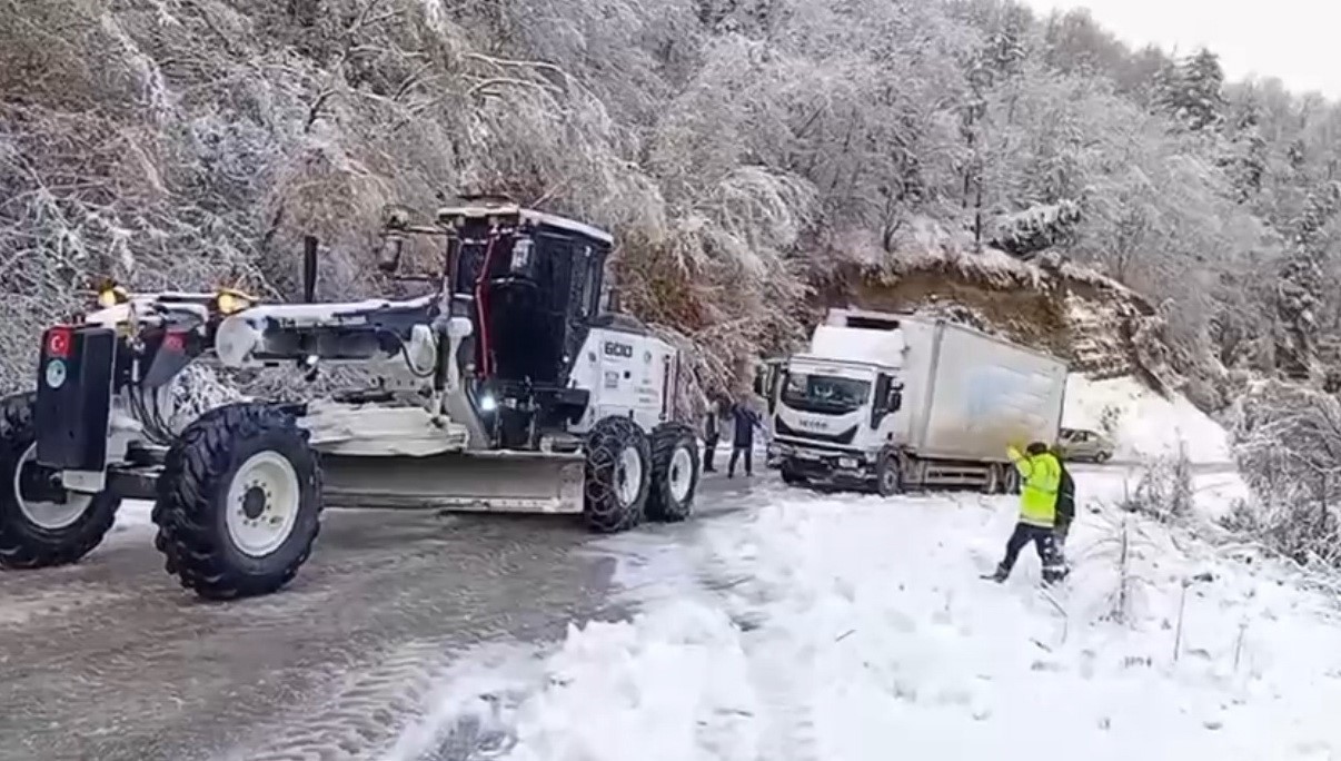 sinopta kar yagisi 34 koy yolu ulasima kapandi 1