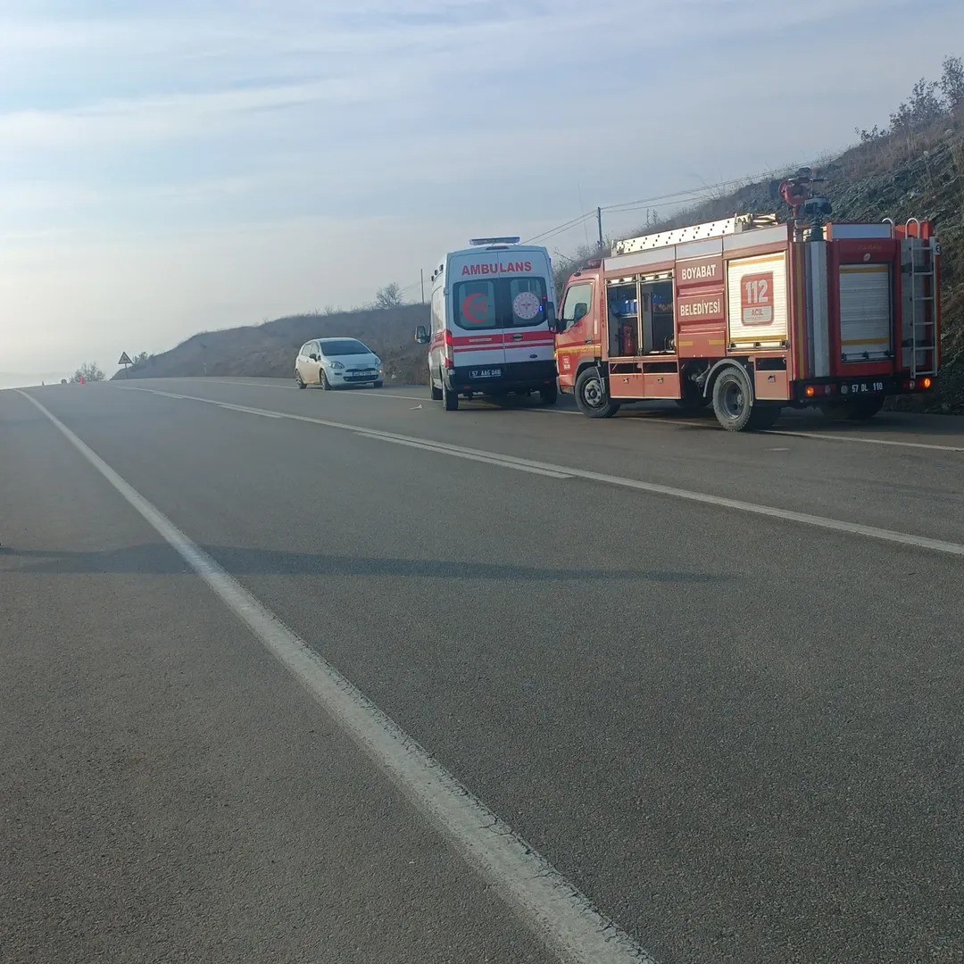 sinopta kontrolden cikan otomobil sarampole devrildi 5 yarali 0 bWWGDgHh