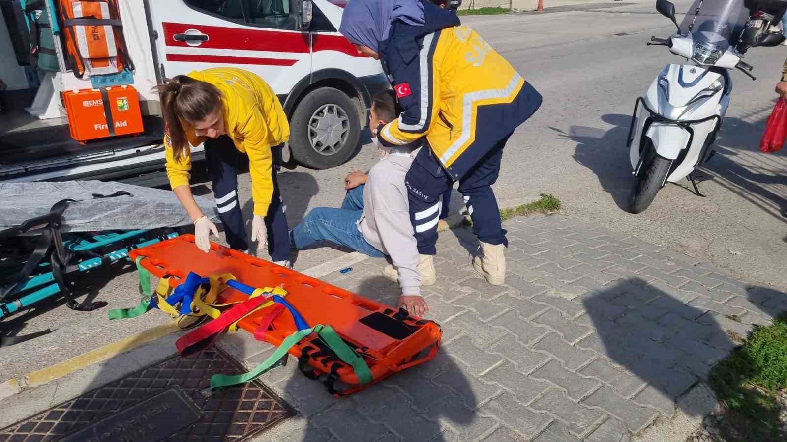 sinopta motosiklet devrildi 1 yarali 3 h55XipKk