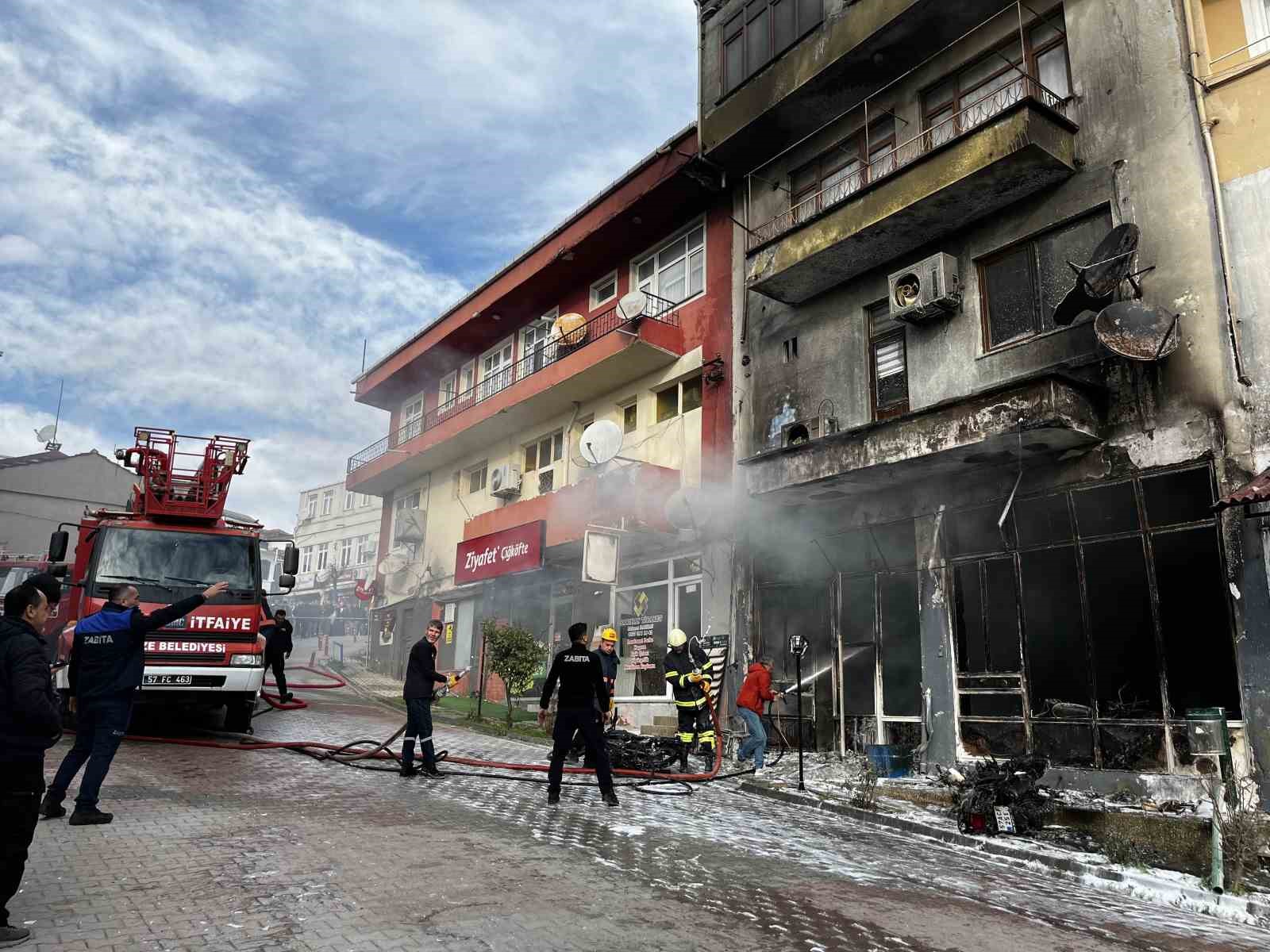sinopta motosiklet tamirhanesinde yangin 1 yarali 1 qMMcSLff
