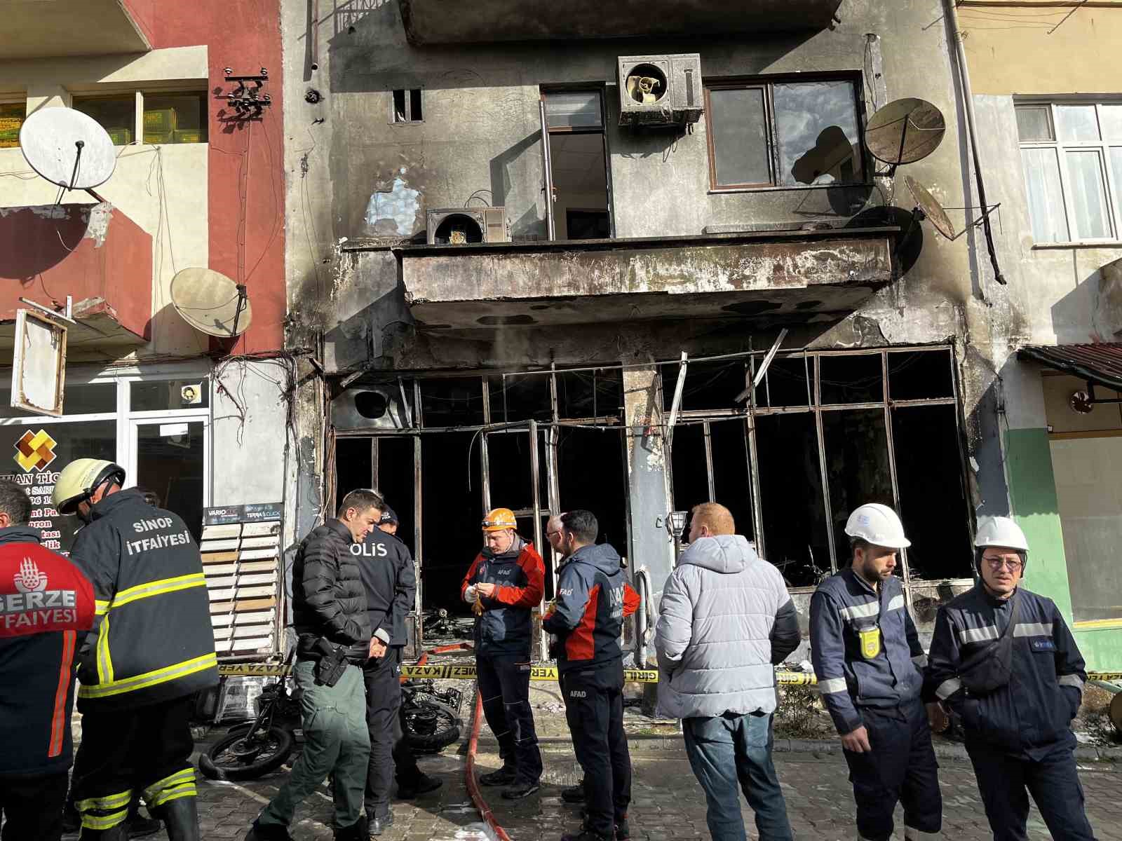 sinopta motosiklet tamirhanesinde yangin 1 yarali 3 FvRReLWt