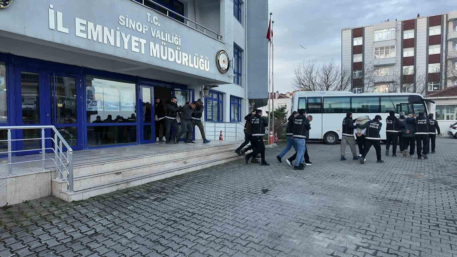 sinopta zehir tacirlerine agir darbe 10 tutuklama 3 mImaV7mY