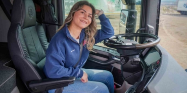 siradan-hayatindan-sikilan-genc-kadin-uzun-yol-tir-soforu-oldu-gC11KGrT.jpg