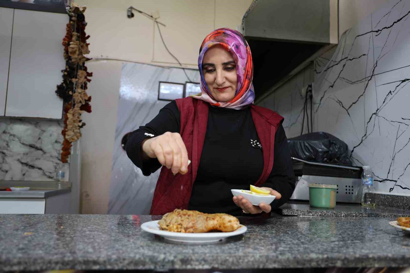 sirdan ve mumbar yapip pazarlarda satti simdi kendi dukkaninin patronu oldu 1 2RPiYjeG