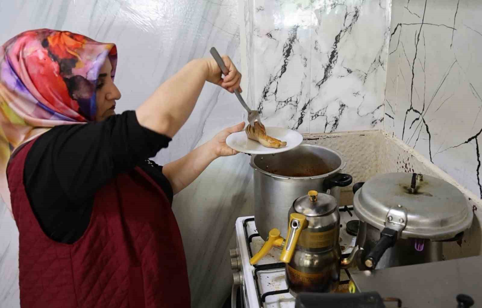 sirdan ve mumbar yapip pazarlarda satti simdi kendi dukkaninin patronu oldu 6 F967dUkO