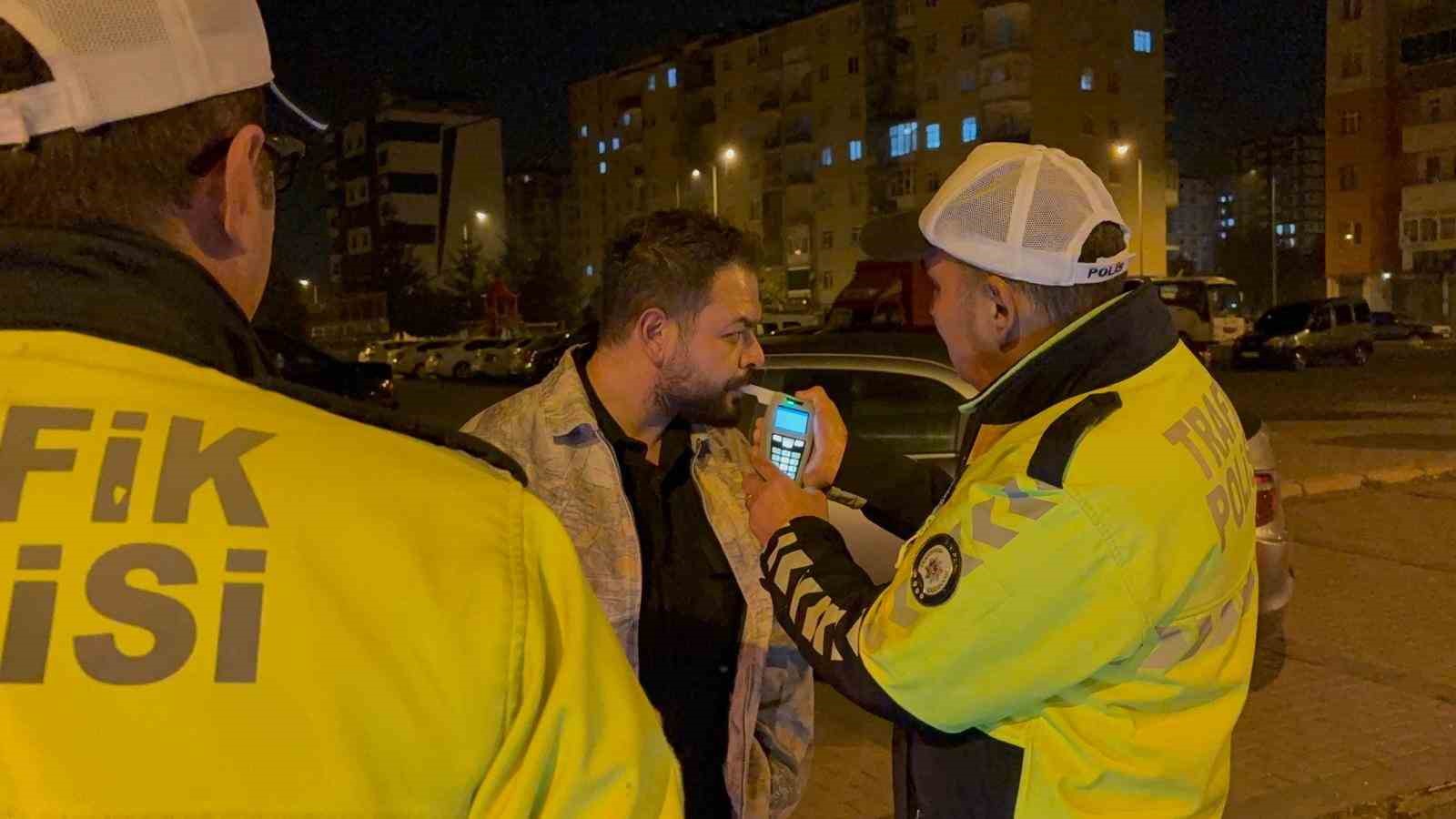 sirket araciyla alkollu yakalanan sahis sucu poliste buldu 1 RcAPGkkO
