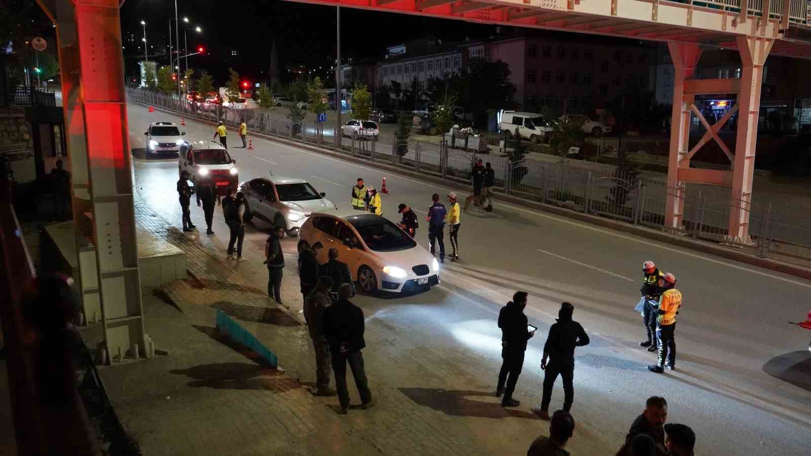 Şırnak alarm verdi: Kayıp genç kız için kent ayağa kalktı 4 sirnak alarm verdi kayip genc kiz icin kent ayaga kalkti 0