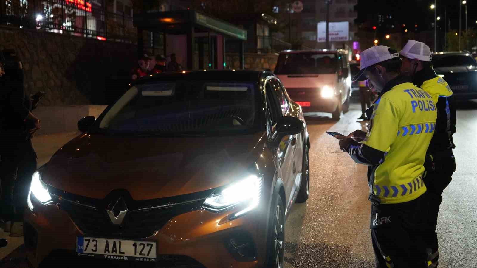 Şırnak alarm verdi: Kayıp genç kız için kent ayağa kalktı 5 sirnak alarm verdi kayip genc kiz icin kent ayaga kalkti 1 IDPhhHjF