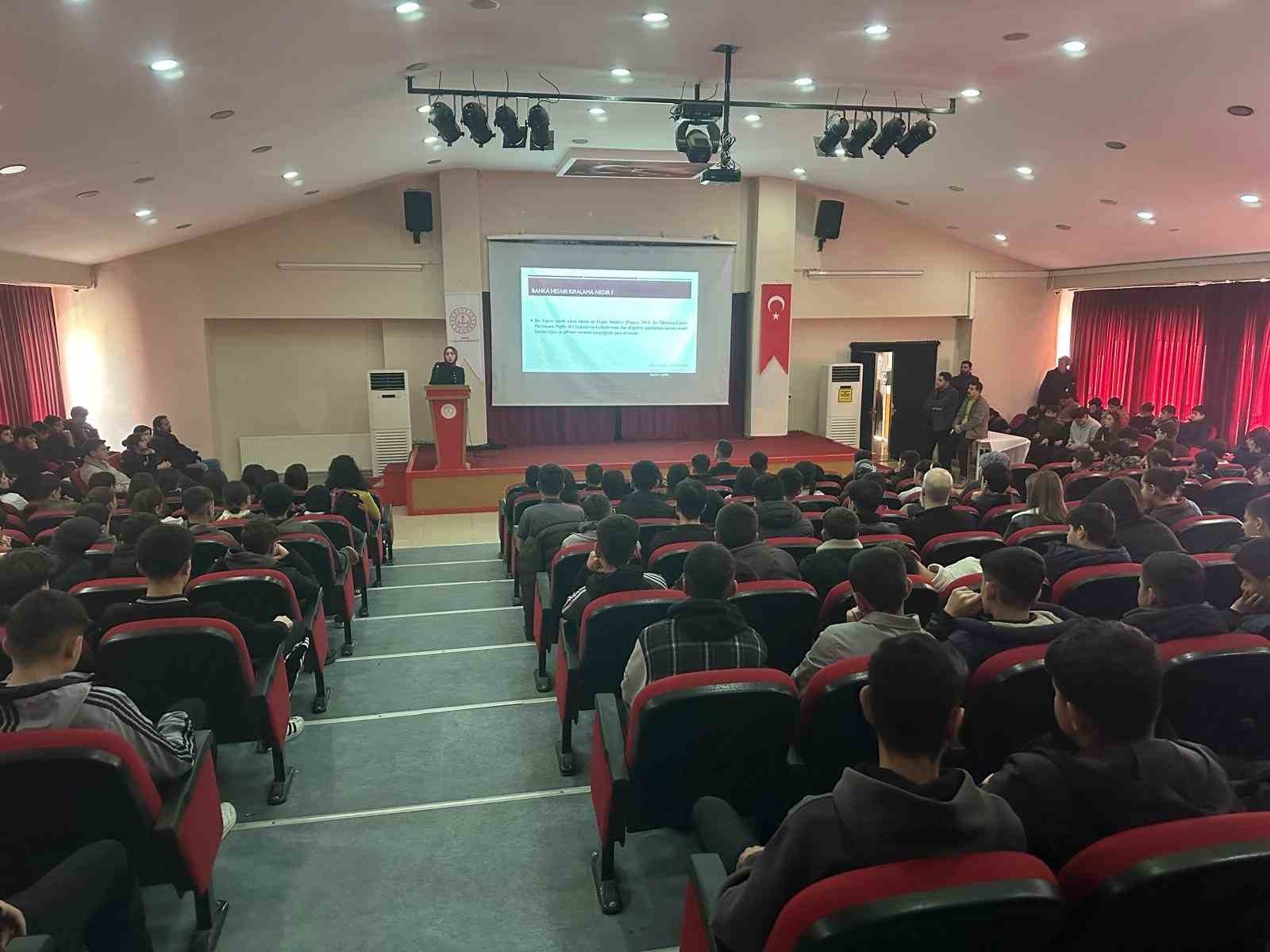 Şırnak Cumhuriyet Başsavcılığından gençlere net mesaj: "Hesabını kullandırma, suça ortak olma" 8 sirnak cumhuriyet bassavciligindan genclere net mesaj hesabini kullandirma suca ortak olma 4 BpPwknns