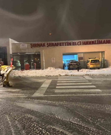 sirnak-havalimaninda-4-ucak-seferi-iptal-edildi-lFYtNQVj.jpg