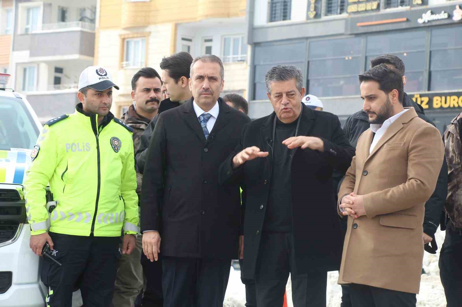 sirnak kara teslim oldu kurumlar sahada gucunu gosterdi 5 YhVYwwwi