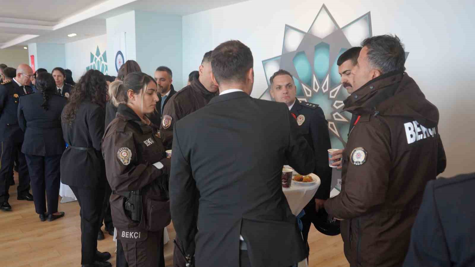 Şırnak Valisi Ekici: ’’Biz uyumuyoruz, Şırnak huzurla uyuyor" 12 sirnak valisi ekici biz uyumuyoruz sirnak huzurla uyuyor 8 FnBiQrX6