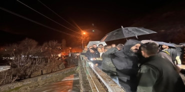 sirnak-valisi-ekici-sel-bolgesinde-devletimiz-tum-imkanlariyla-sahada-tixU5ABw.jpg